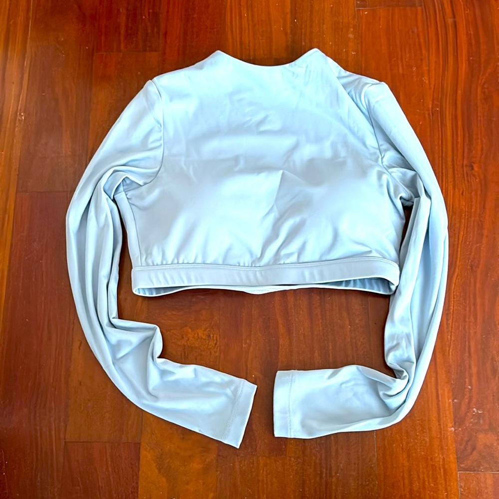 young la women’s top w padding